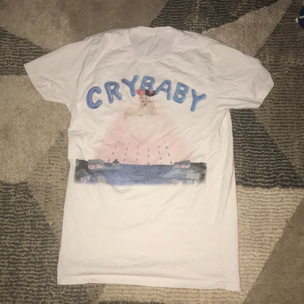 White graphic tee
